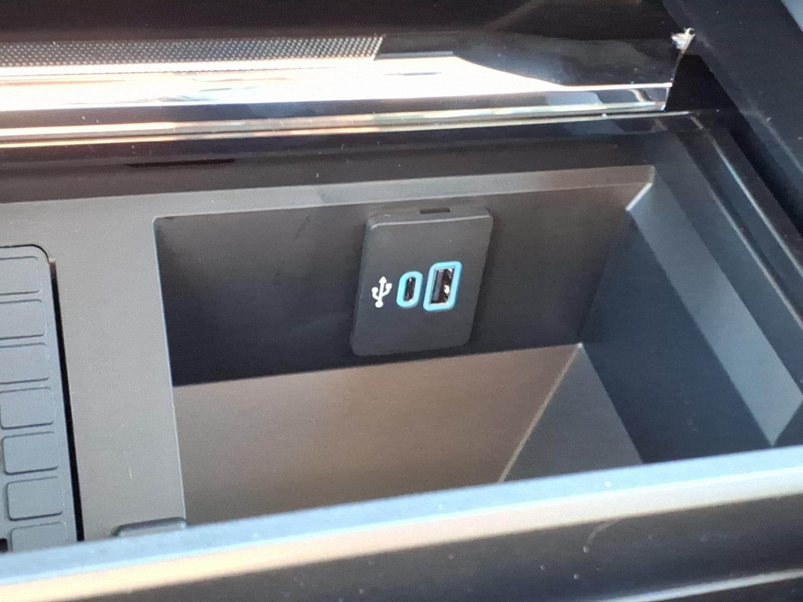 2027 Ford Super Duty F-350 SRW LARIAT
