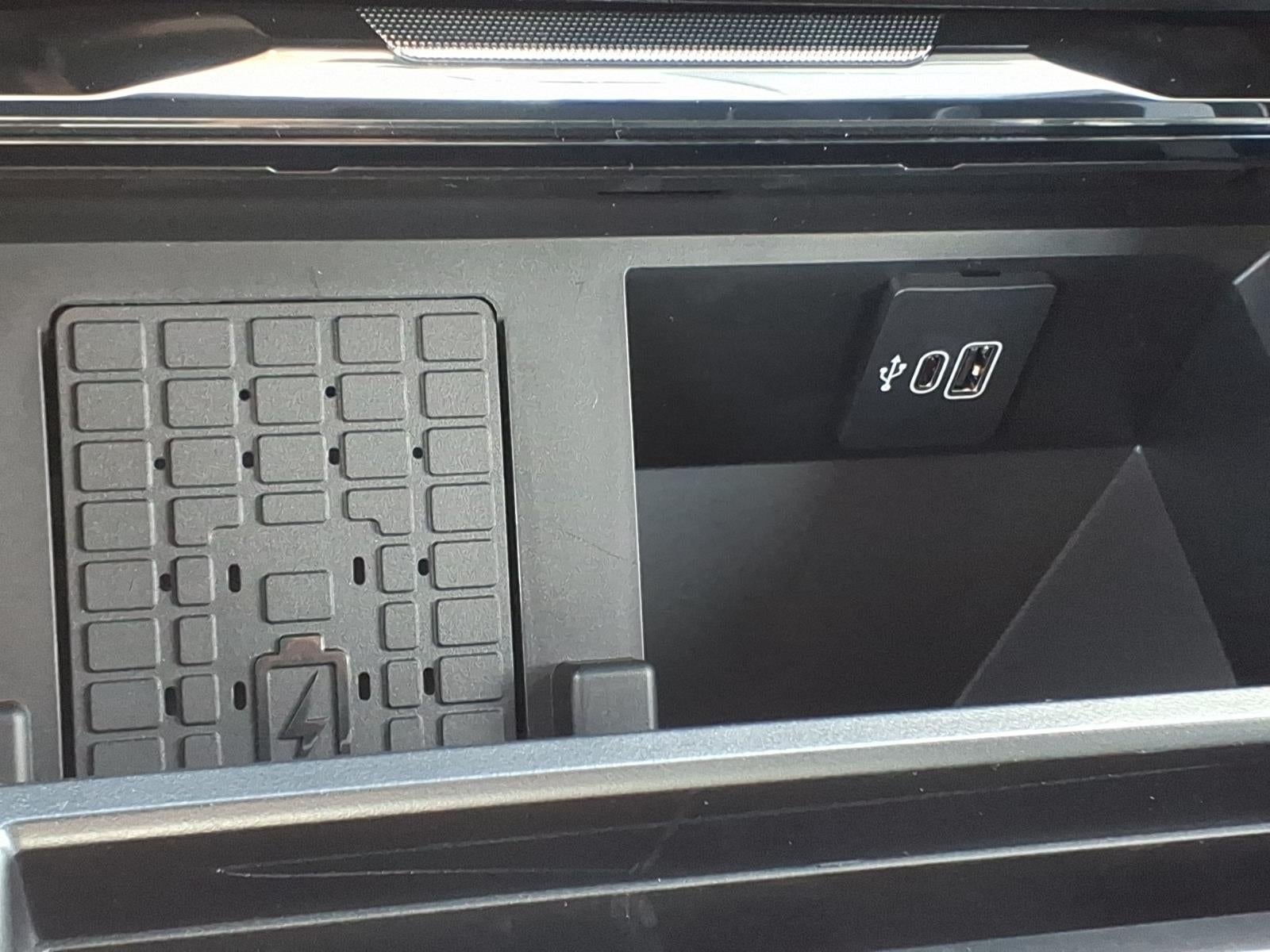 2027 Ford Super Duty F-350 Lariat