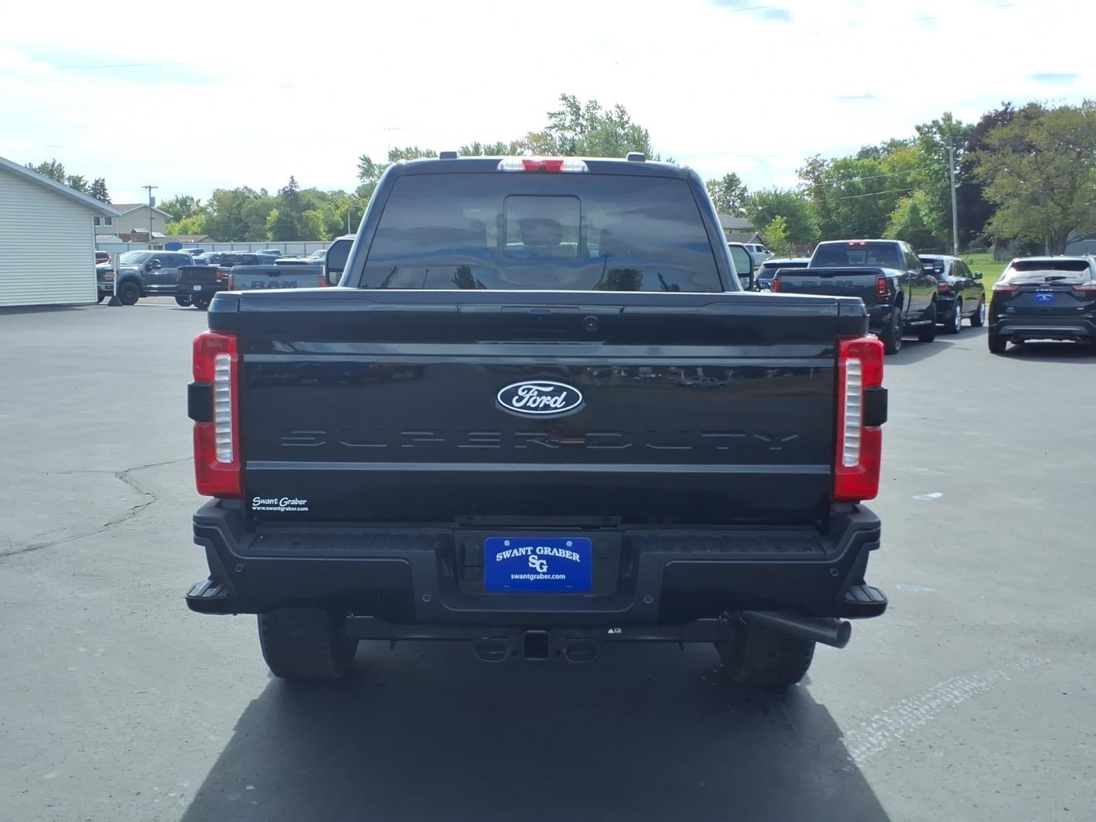 2027 Ford Super Duty F-350 Lariat
