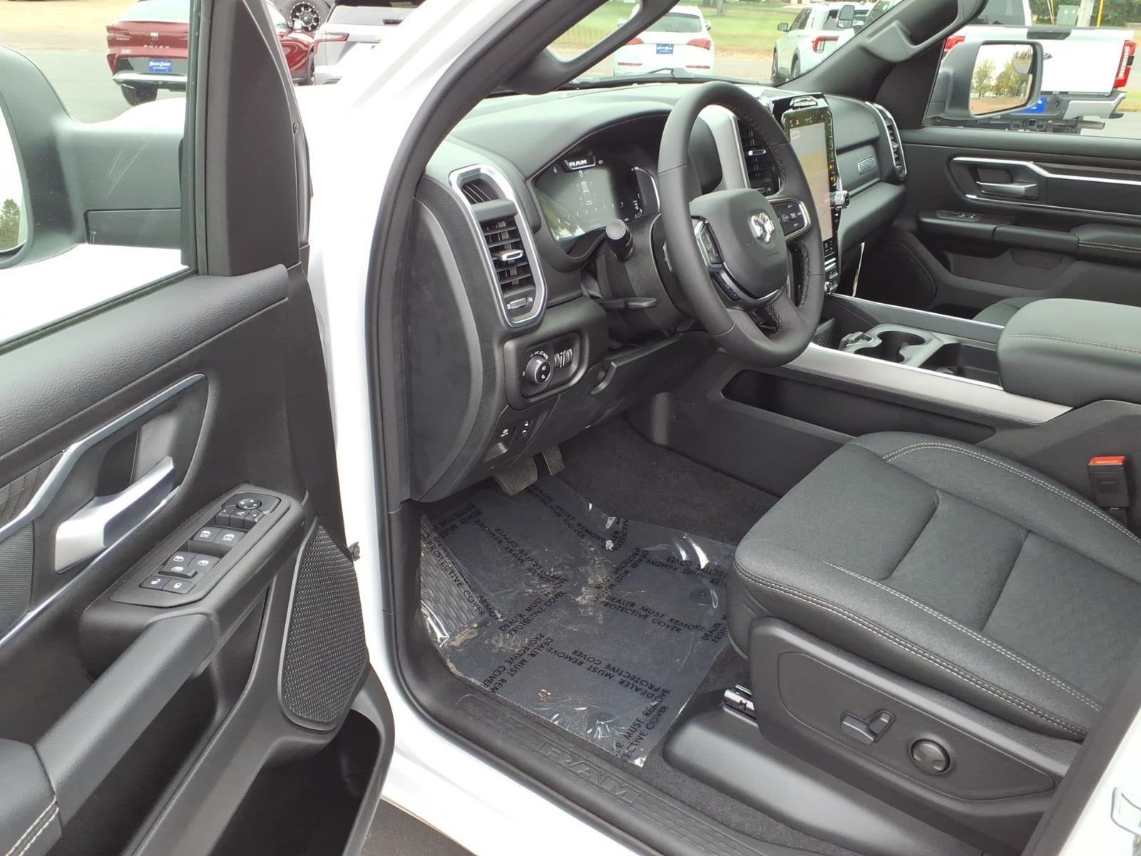 2027 RAM Ram 1500 RAM 1500 BIG HORN CREW CAB 4X4 5'7' BOX