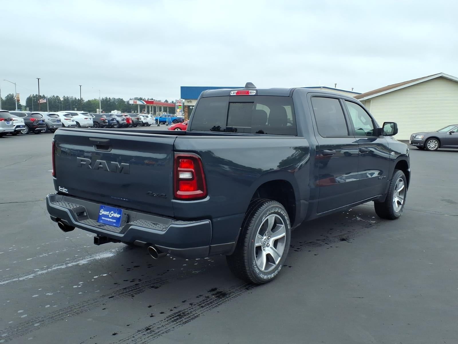 2026 RAM Ram 1500 RAM 1500 EXPRESS CREW CAB 4X4 5'7' BOX