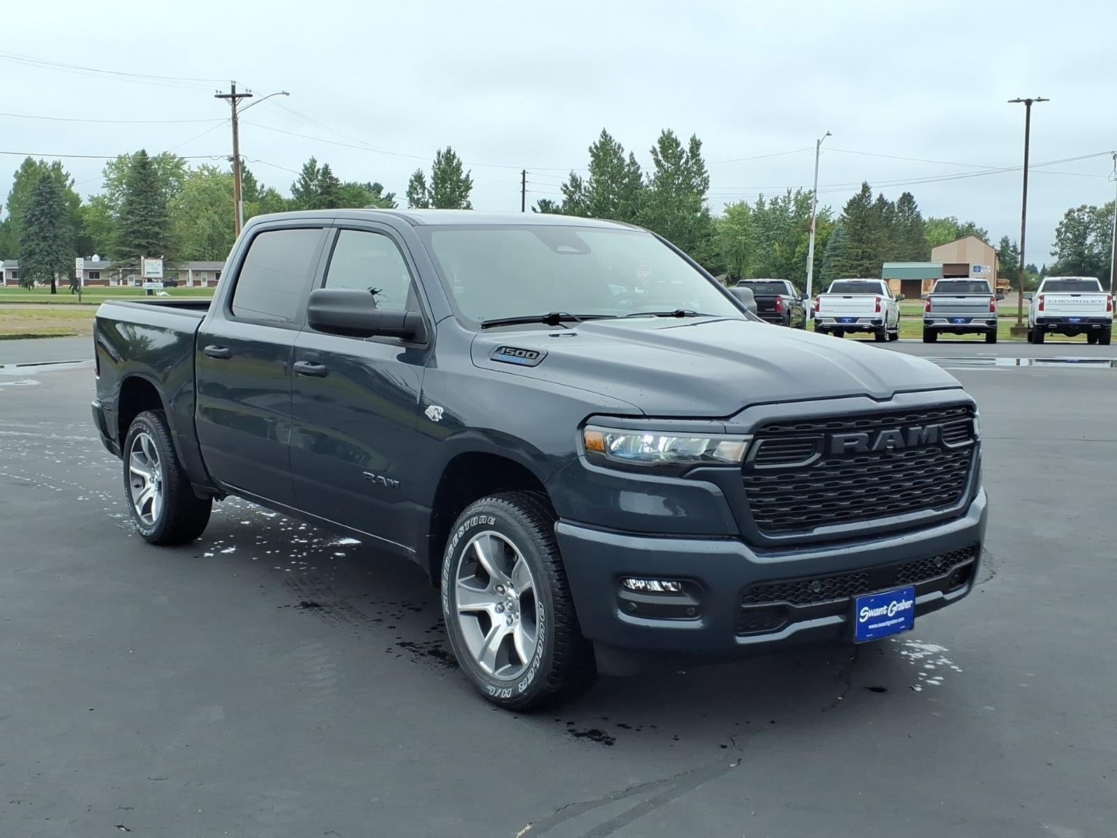2026 RAM Ram 1500 RAM 1500 EXPRESS CREW CAB 4X4 5'7' BOX