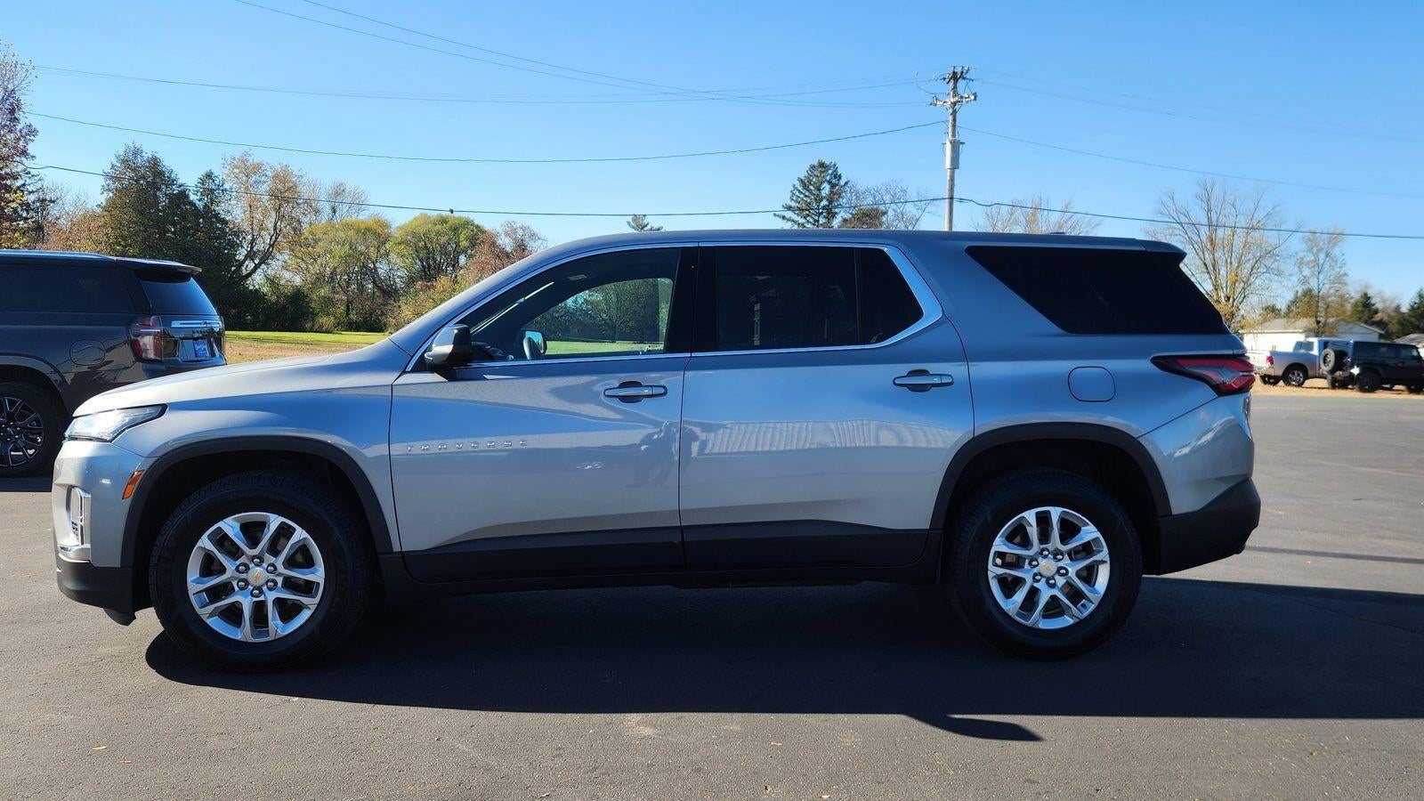 2023 Chevrolet Traverse AWD LS