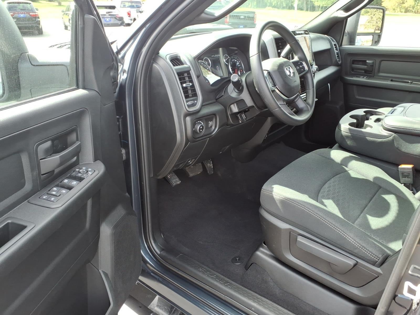 2027 RAM Ram 2500 RAM 2500 BLACK EXPRESS CREW CAB 4X4 6'4' BOX