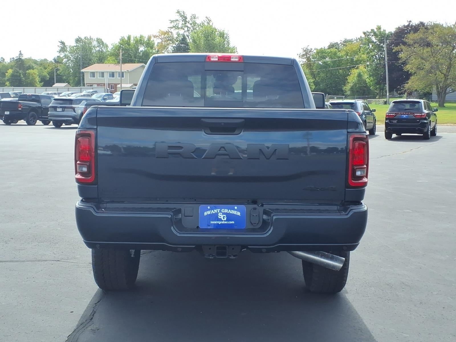 2027 RAM Ram 2500 RAM 2500 BLACK EXPRESS CREW CAB 4X4 6'4' BOX