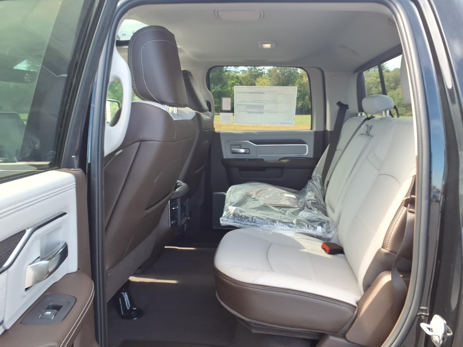 2027 RAM Ram 3500 RAM 3500 LARAMIE CREW CAB 4X4 8' BOX