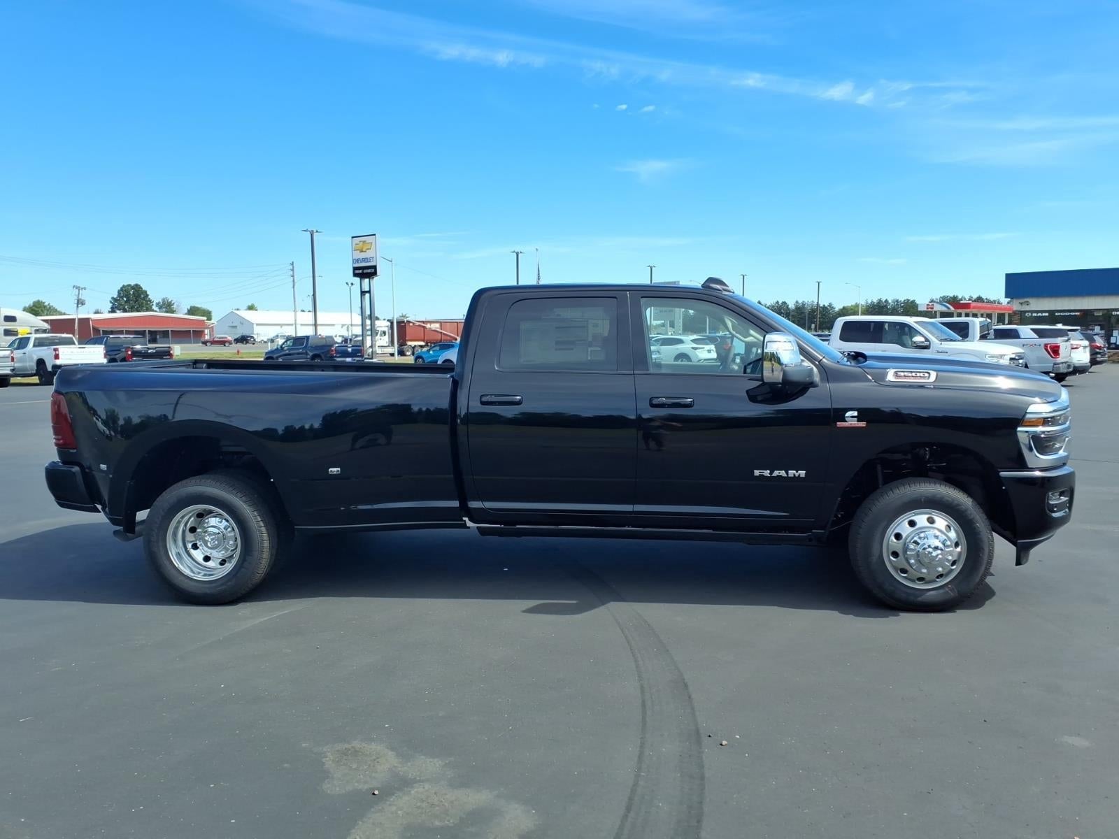 2027 RAM Ram 3500 RAM 3500 LARAMIE CREW CAB 4X4 8' BOX